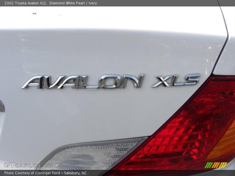 Diamond White Pearl / Ivory 2002 Toyota Avalon XLS