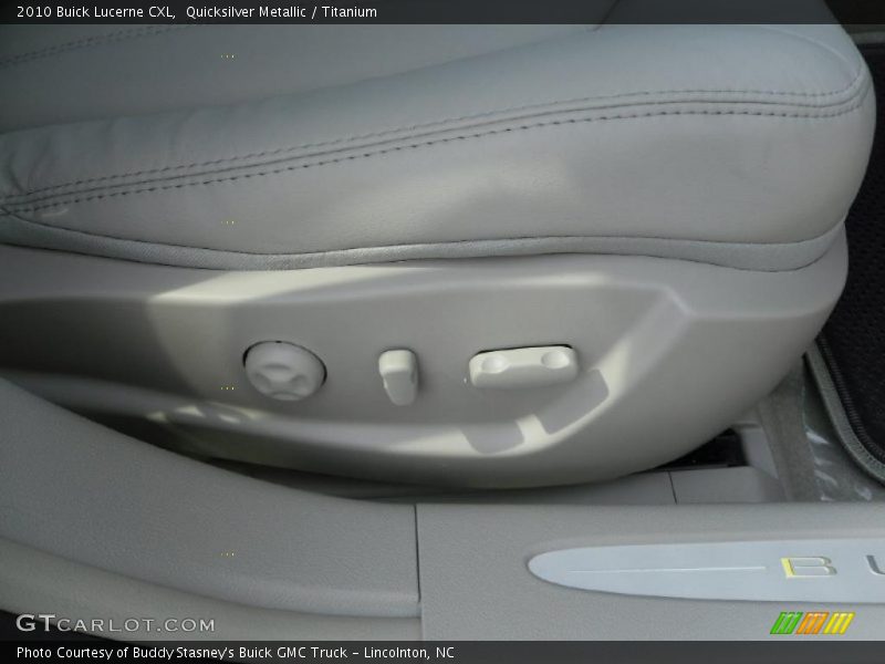 Quicksilver Metallic / Titanium 2010 Buick Lucerne CXL