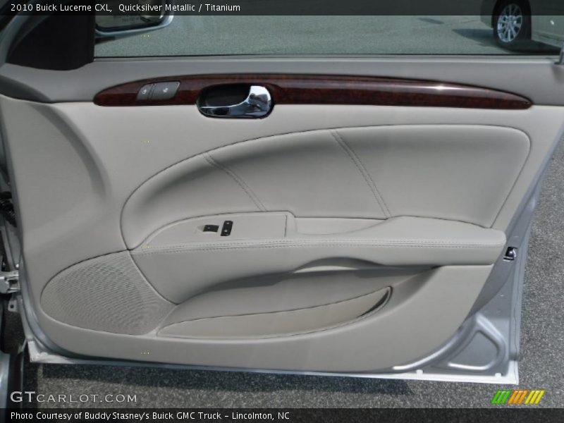 Quicksilver Metallic / Titanium 2010 Buick Lucerne CXL