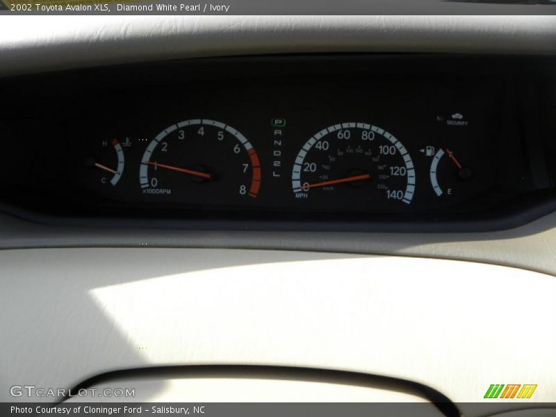 Diamond White Pearl / Ivory 2002 Toyota Avalon XLS