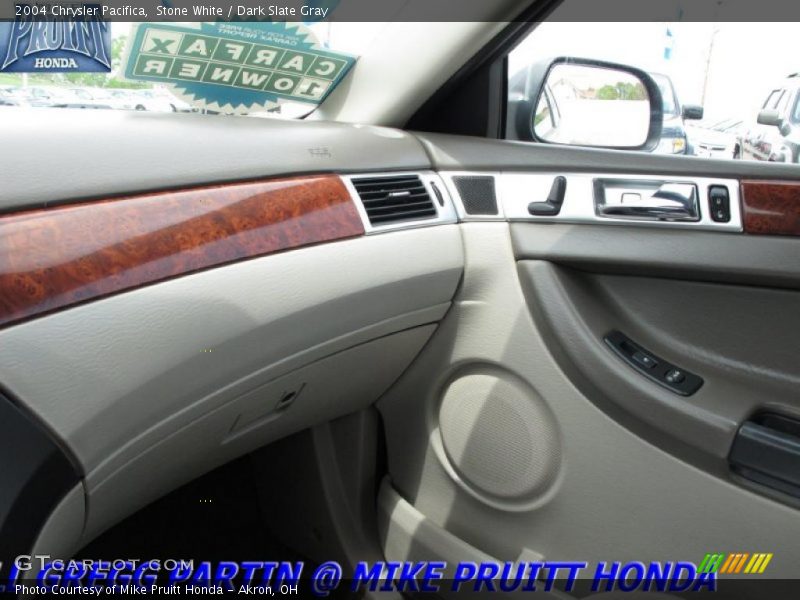 Stone White / Dark Slate Gray 2004 Chrysler Pacifica