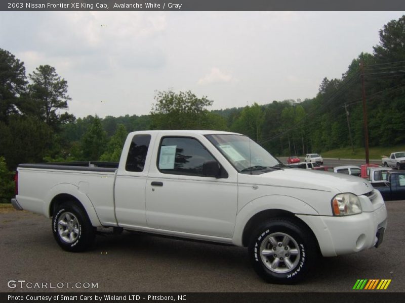 Avalanche White / Gray 2003 Nissan Frontier XE King Cab