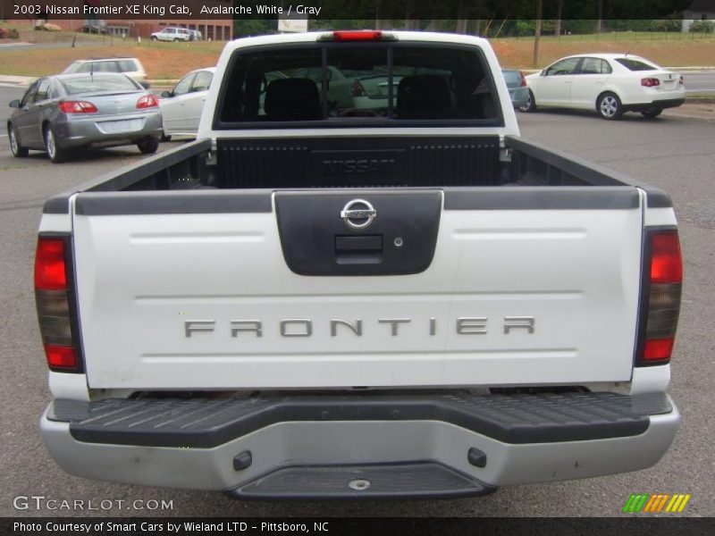 Avalanche White / Gray 2003 Nissan Frontier XE King Cab