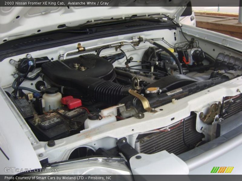 Avalanche White / Gray 2003 Nissan Frontier XE King Cab