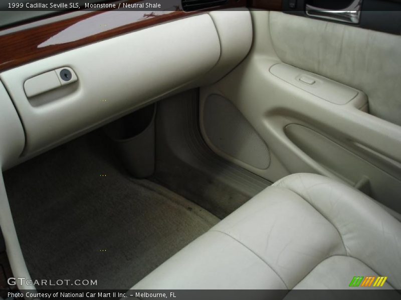 Moonstone / Neutral Shale 1999 Cadillac Seville SLS