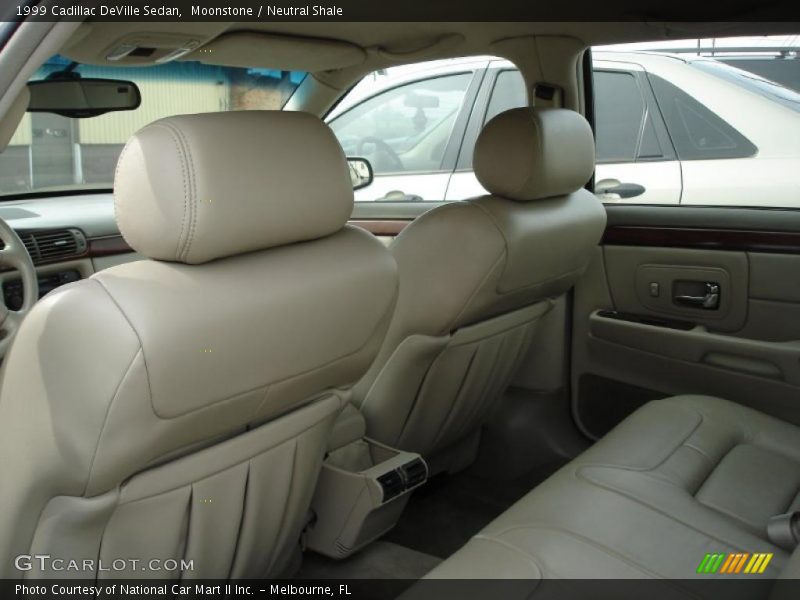 Moonstone / Neutral Shale 1999 Cadillac DeVille Sedan