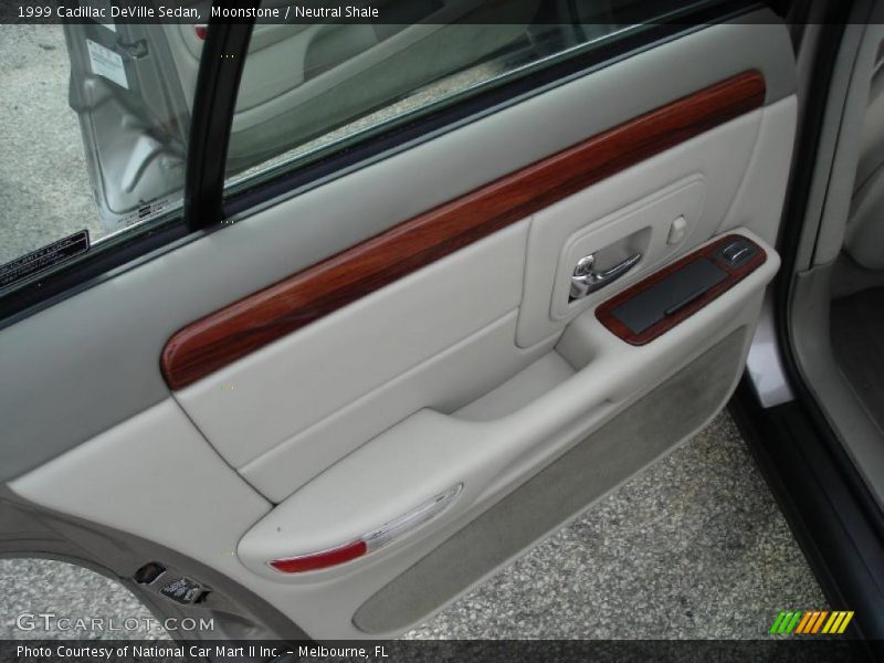 Moonstone / Neutral Shale 1999 Cadillac DeVille Sedan