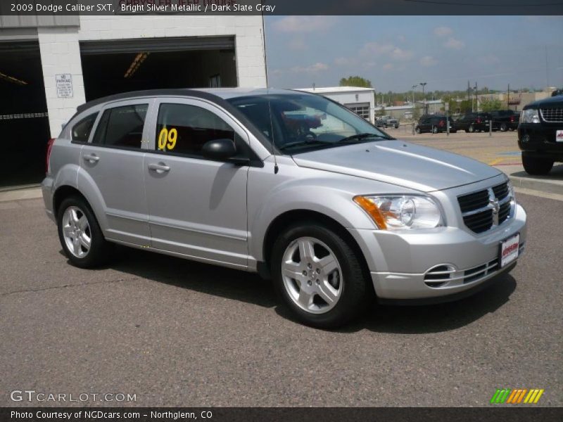 Bright Silver Metallic / Dark Slate Gray 2009 Dodge Caliber SXT