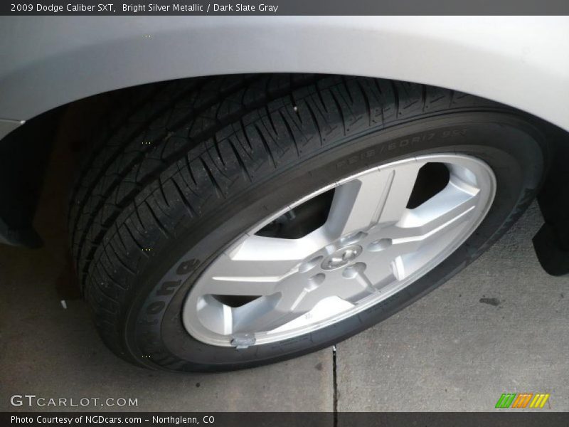 Bright Silver Metallic / Dark Slate Gray 2009 Dodge Caliber SXT