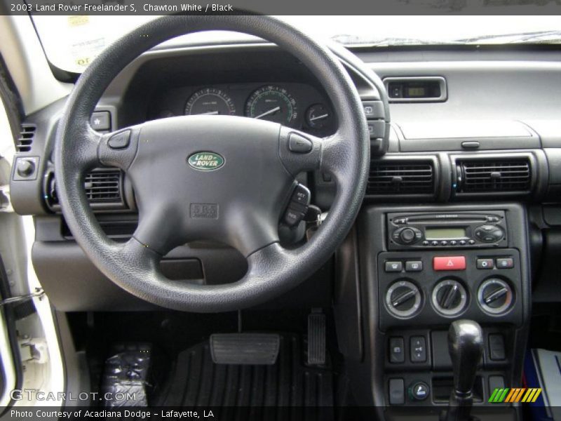 Chawton White / Black 2003 Land Rover Freelander S