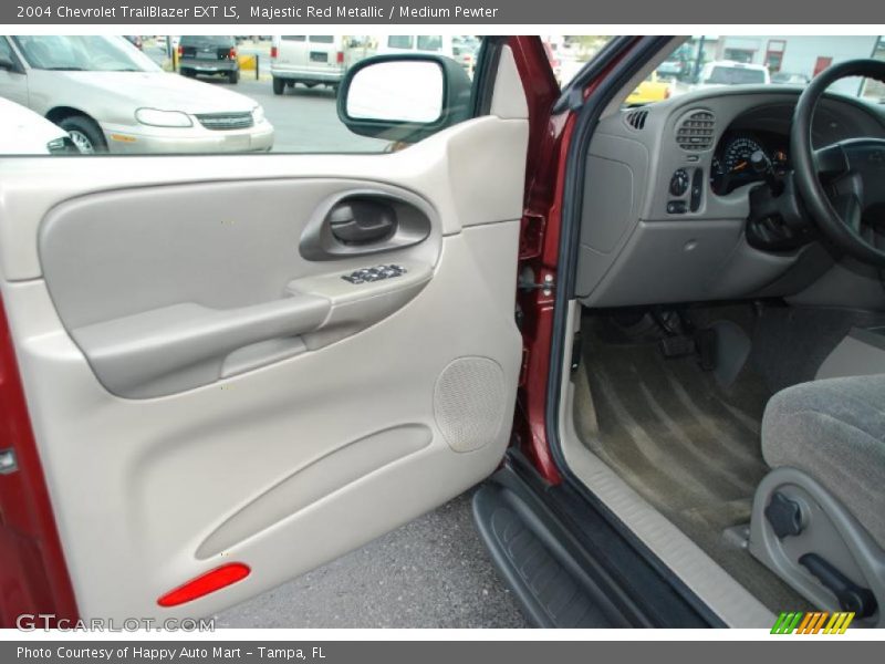 Majestic Red Metallic / Medium Pewter 2004 Chevrolet TrailBlazer EXT LS
