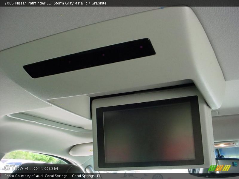 Storm Gray Metallic / Graphite 2005 Nissan Pathfinder LE