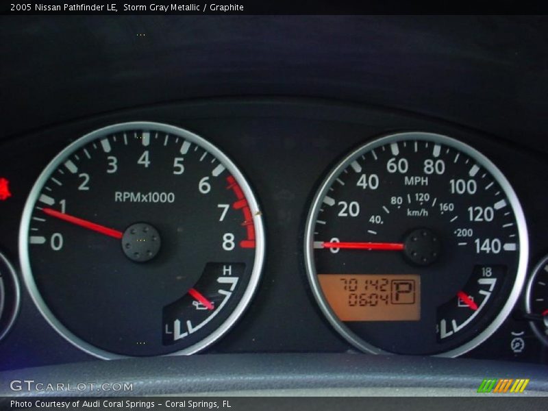 Storm Gray Metallic / Graphite 2005 Nissan Pathfinder LE