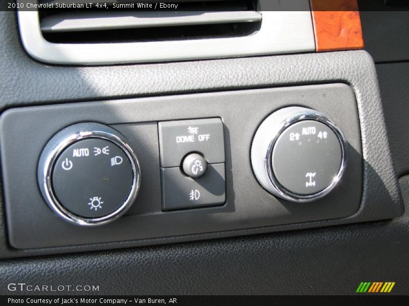 Summit White / Ebony 2010 Chevrolet Suburban LT 4x4