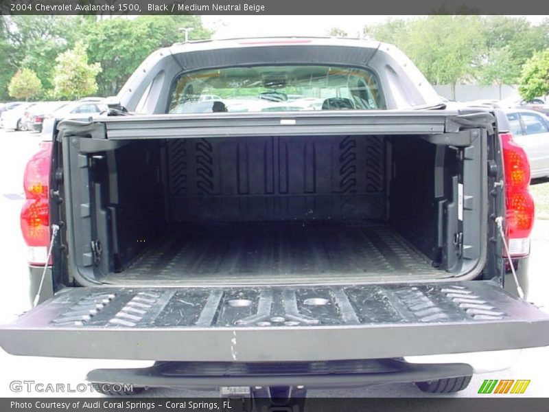 Black / Medium Neutral Beige 2004 Chevrolet Avalanche 1500