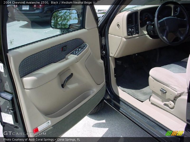Black / Medium Neutral Beige 2004 Chevrolet Avalanche 1500