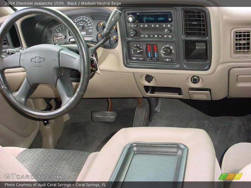 Black / Medium Neutral Beige 2004 Chevrolet Avalanche 1500