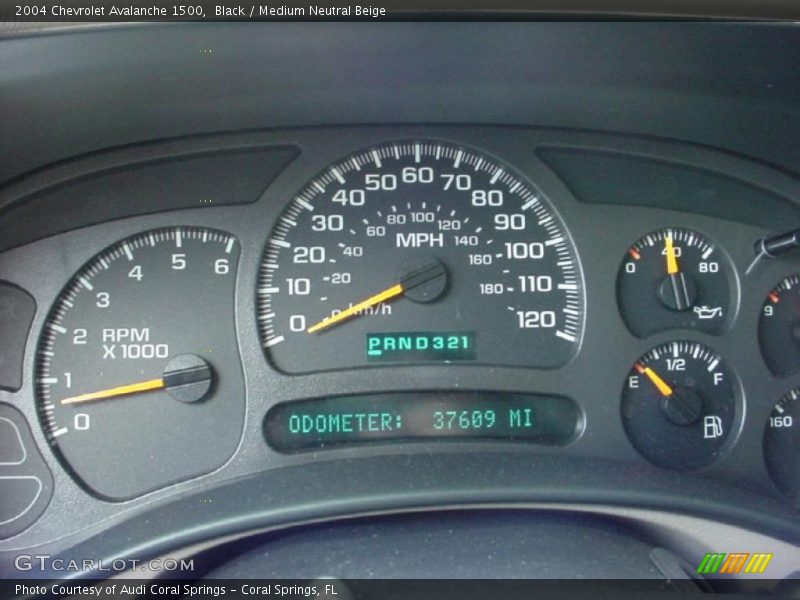 Black / Medium Neutral Beige 2004 Chevrolet Avalanche 1500