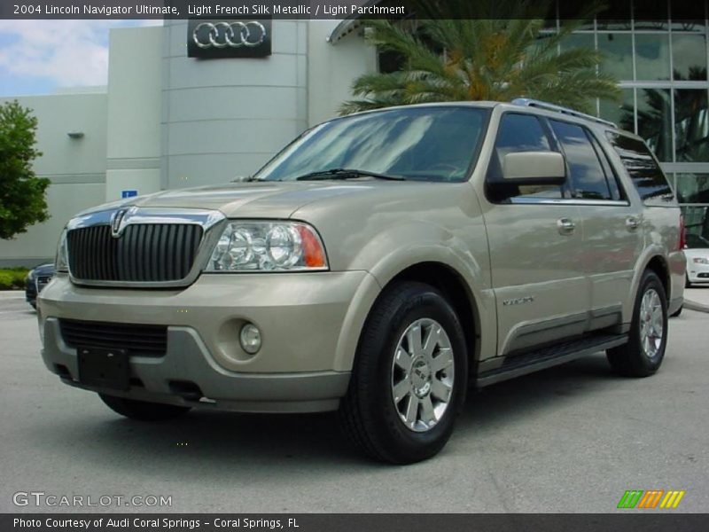 Light French Silk Metallic / Light Parchment 2004 Lincoln Navigator Ultimate