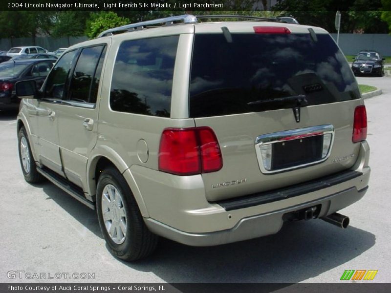 Light French Silk Metallic / Light Parchment 2004 Lincoln Navigator Ultimate