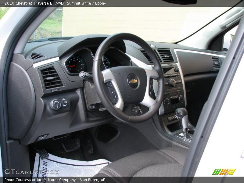 Summit White / Ebony 2010 Chevrolet Traverse LT AWD