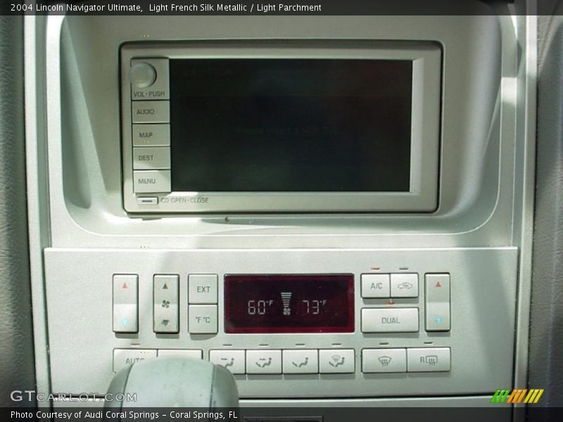 Light French Silk Metallic / Light Parchment 2004 Lincoln Navigator Ultimate