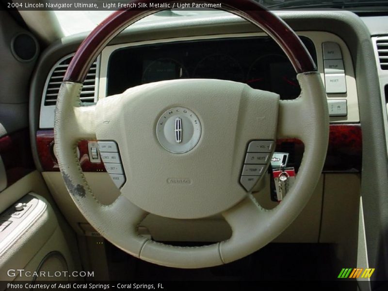 Light French Silk Metallic / Light Parchment 2004 Lincoln Navigator Ultimate