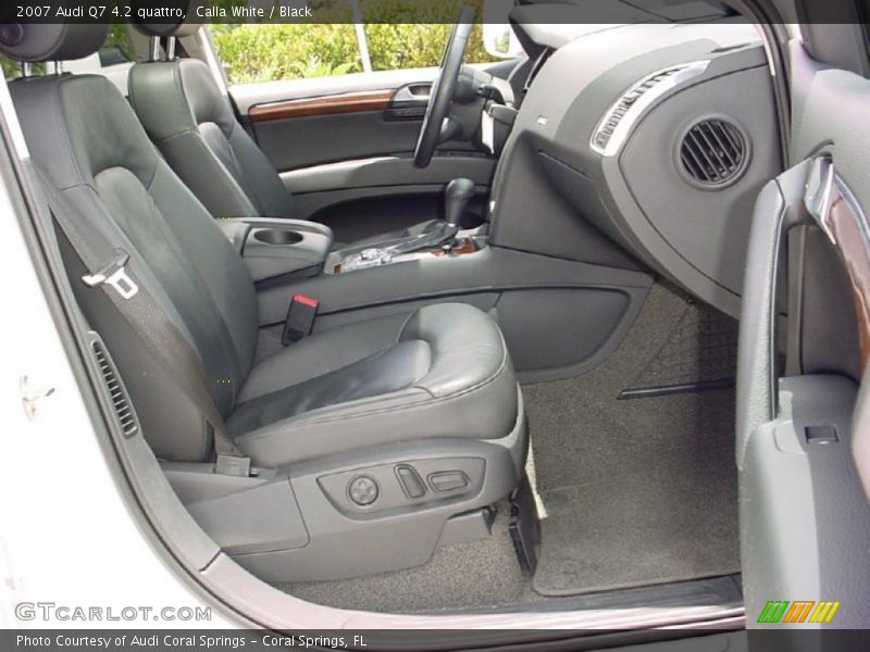 Calla White / Black 2007 Audi Q7 4.2 quattro