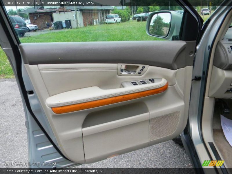 Millinnium Silver Metallic / Ivory 2004 Lexus RX 330