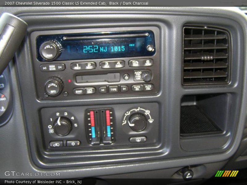 Black / Dark Charcoal 2007 Chevrolet Silverado 1500 Classic LS Extended Cab