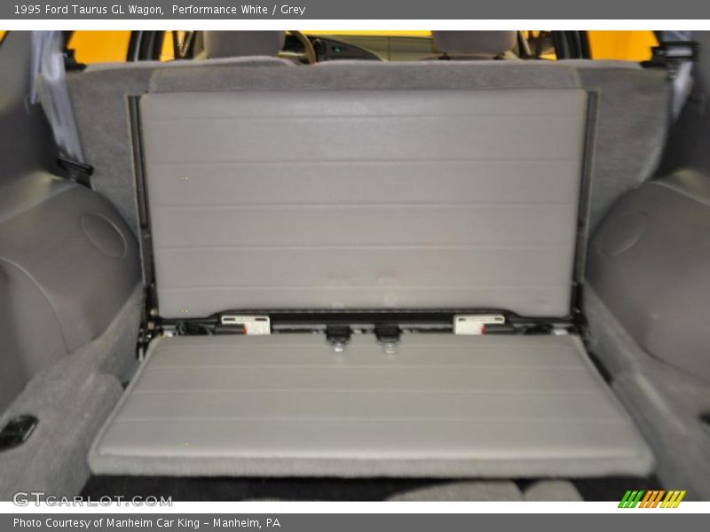 Performance White / Grey 1995 Ford Taurus GL Wagon