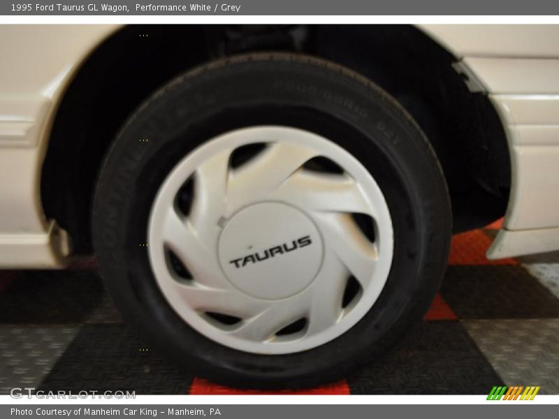 Performance White / Grey 1995 Ford Taurus GL Wagon