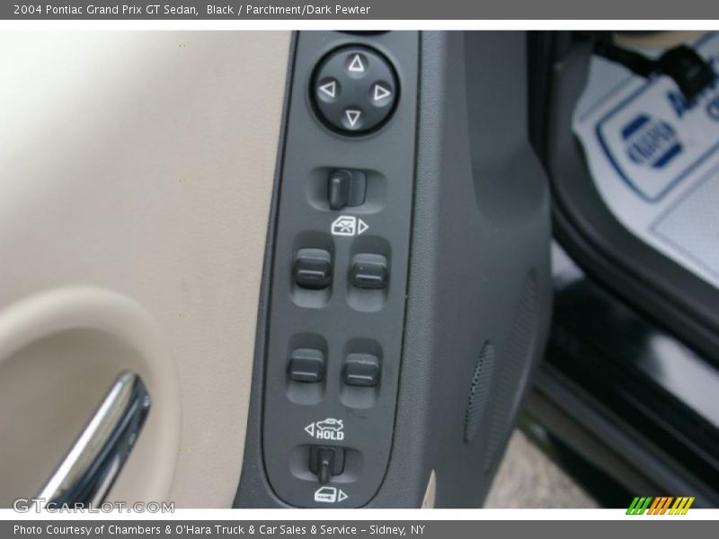 Black / Parchment/Dark Pewter 2004 Pontiac Grand Prix GT Sedan