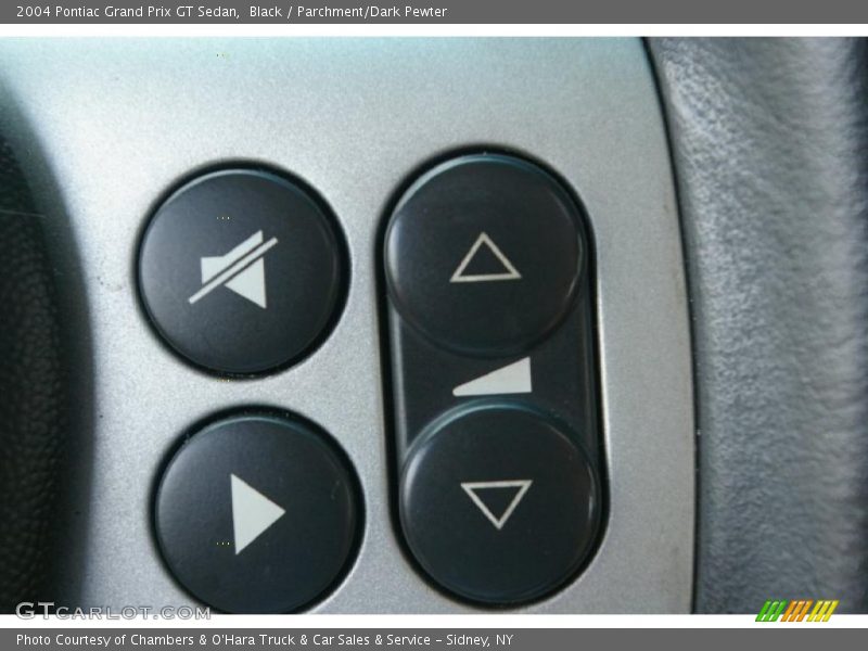 Black / Parchment/Dark Pewter 2004 Pontiac Grand Prix GT Sedan