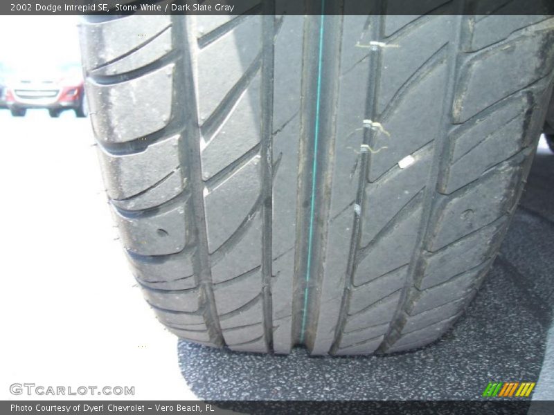 Stone White / Dark Slate Gray 2002 Dodge Intrepid SE