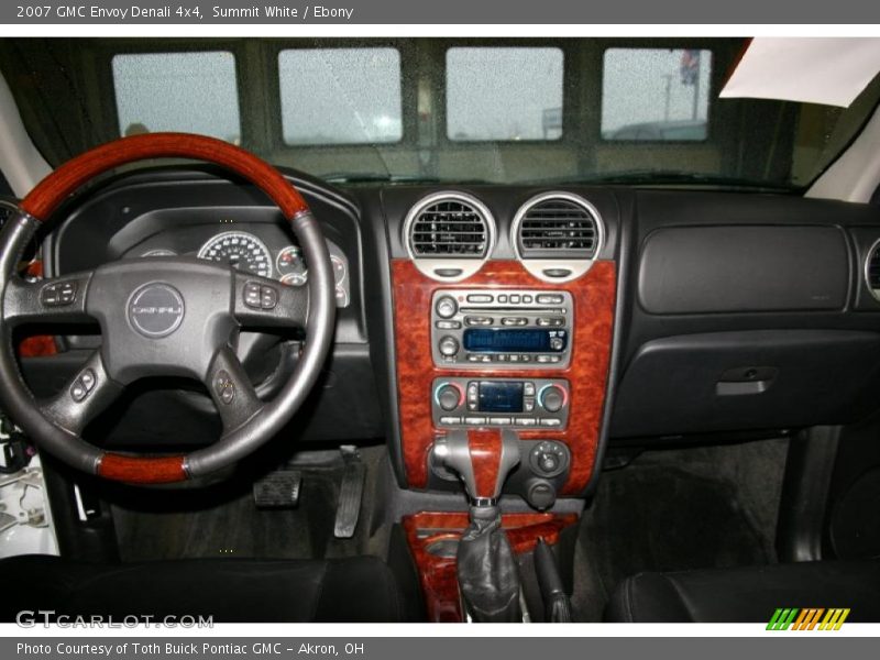 Summit White / Ebony 2007 GMC Envoy Denali 4x4
