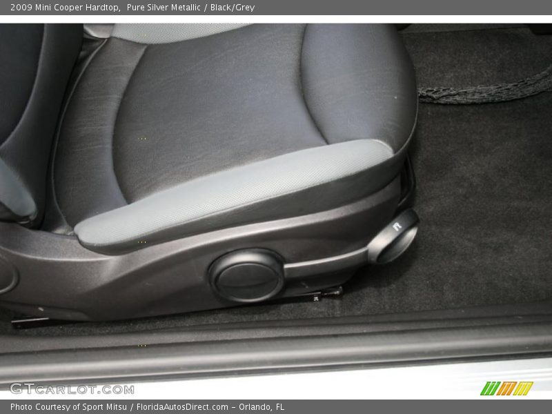 Pure Silver Metallic / Black/Grey 2009 Mini Cooper Hardtop