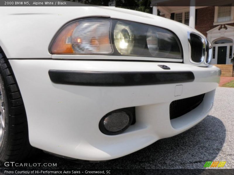 Alpine White / Black 2000 BMW M5