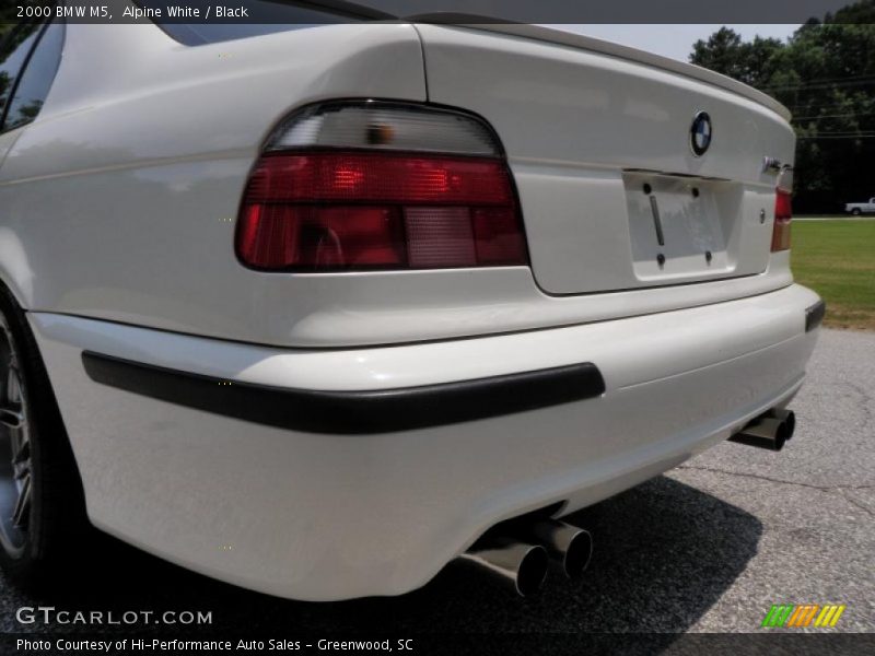 Alpine White / Black 2000 BMW M5
