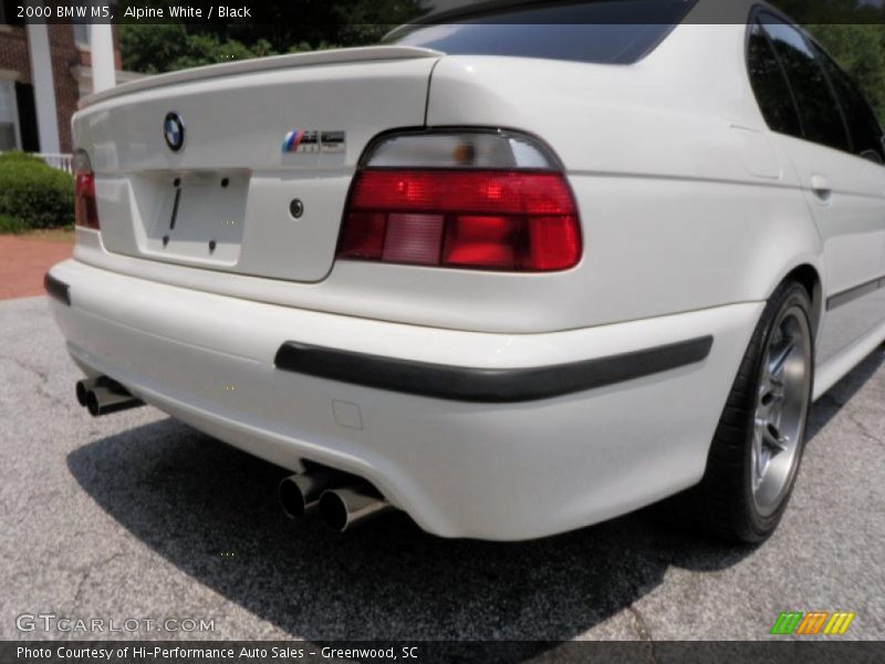 Alpine White / Black 2000 BMW M5