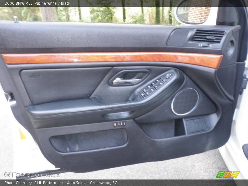 Alpine White / Black 2000 BMW M5