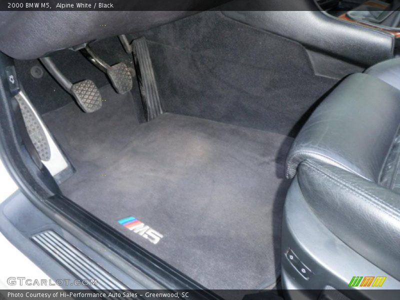 Alpine White / Black 2000 BMW M5