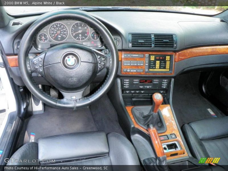 Alpine White / Black 2000 BMW M5