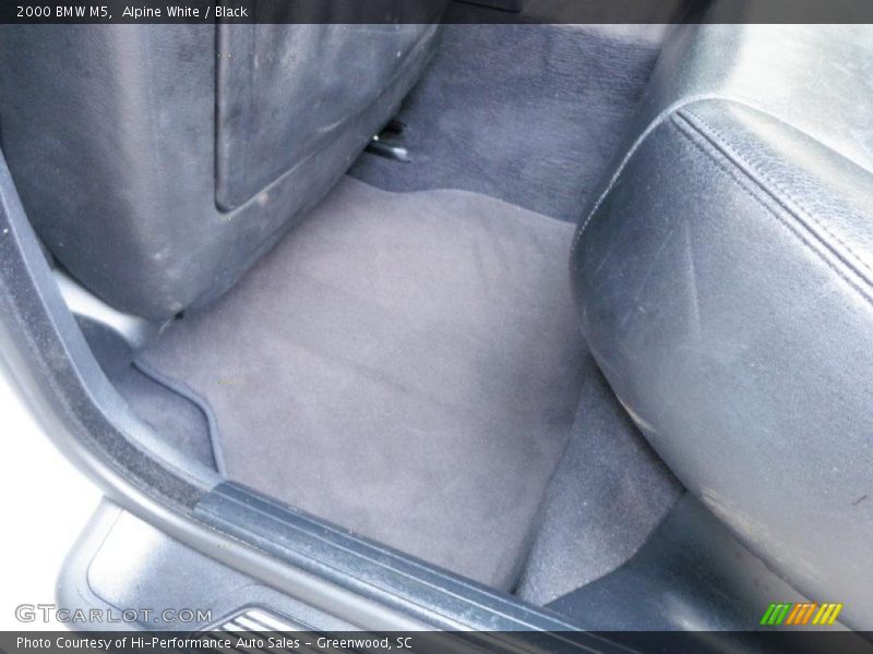 Alpine White / Black 2000 BMW M5