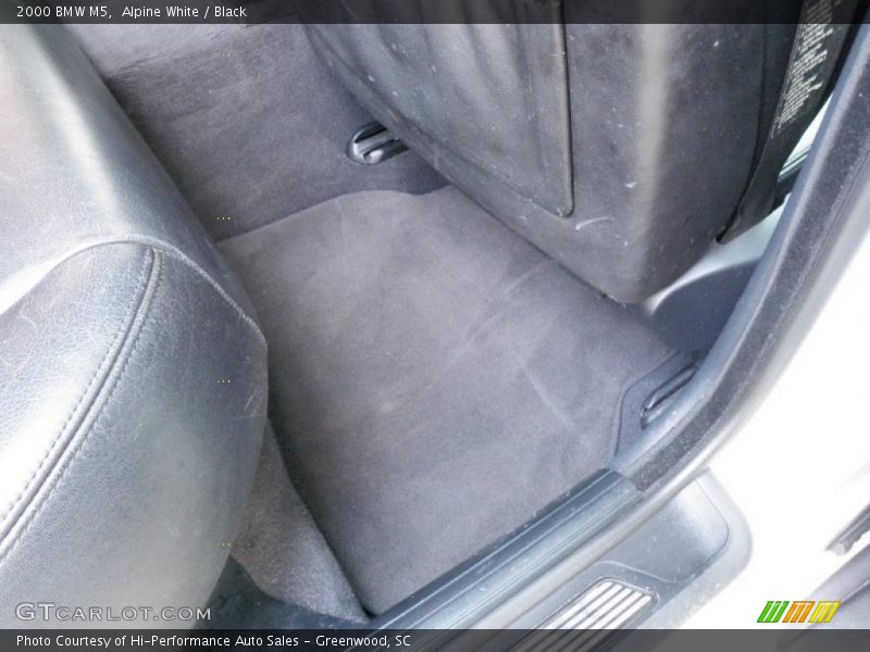 Alpine White / Black 2000 BMW M5
