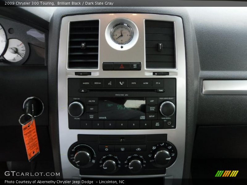 Brilliant Black / Dark Slate Gray 2009 Chrysler 300 Touring