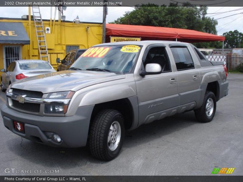Light Pewter Metallic / Medium Neutral 2002 Chevrolet Avalanche