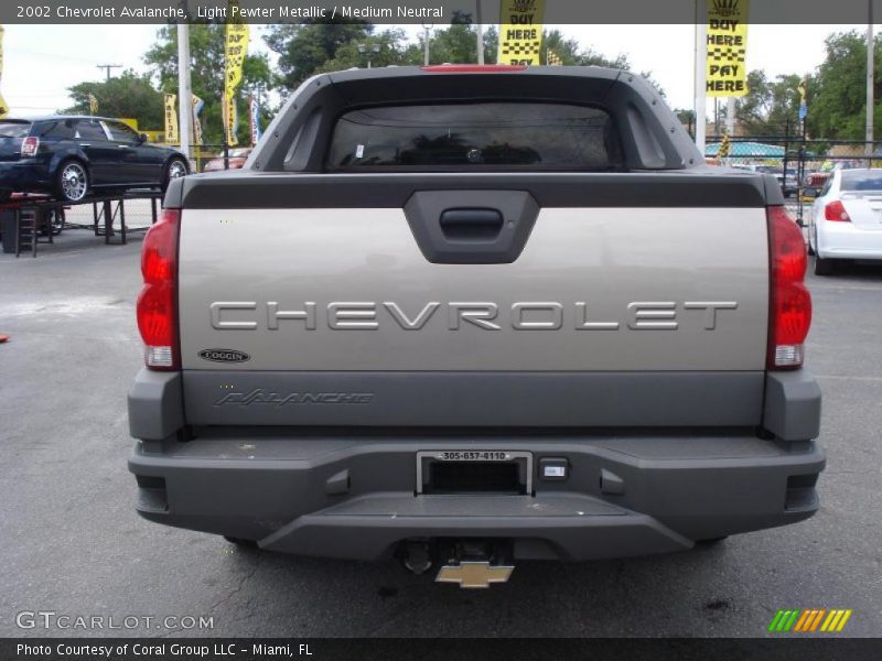 Light Pewter Metallic / Medium Neutral 2002 Chevrolet Avalanche