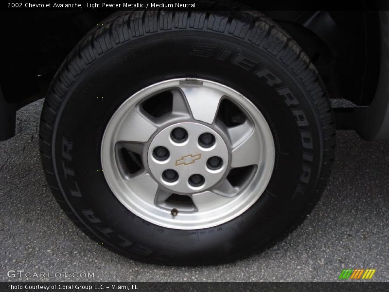 Light Pewter Metallic / Medium Neutral 2002 Chevrolet Avalanche
