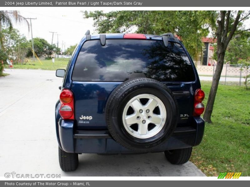 Patriot Blue Pearl / Light Taupe/Dark Slate Gray 2004 Jeep Liberty Limited